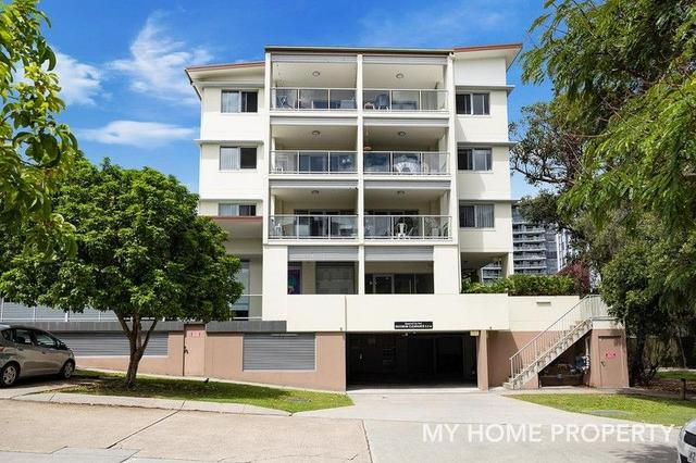 3/143 Cavendish Road, QLD 4151