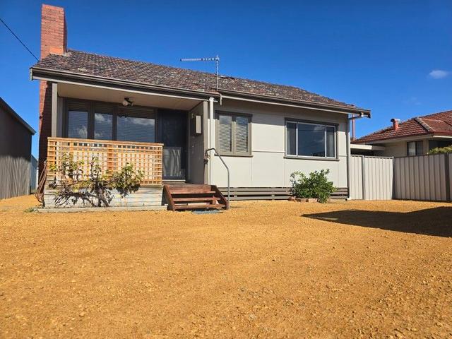 16 Dixon Street, WA 6450