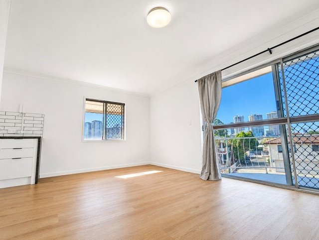 8/49 Railway Street, QLD 4215