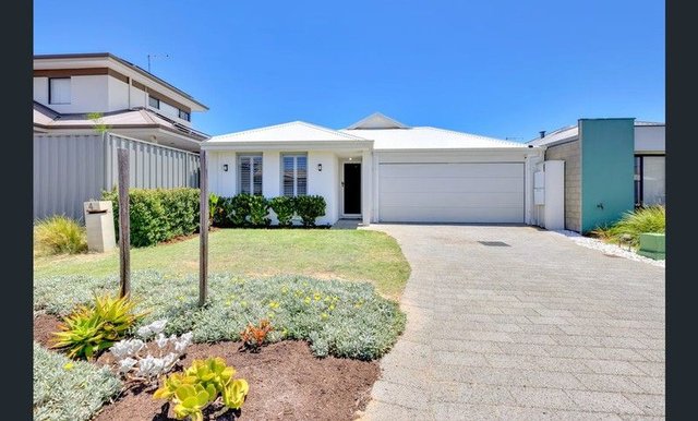 4 Golden Way, WA 6112