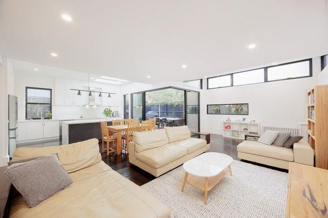 2 West Beach Road, VIC 3182