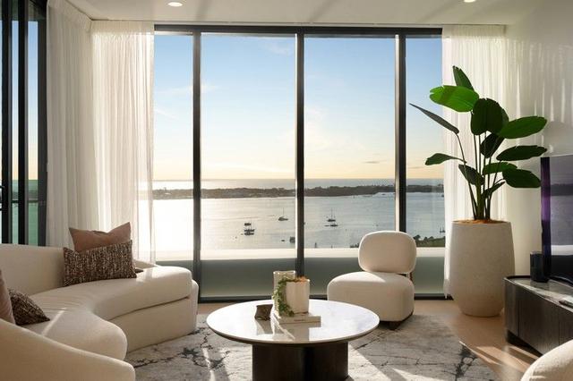 2002/180 Marine Parade, QLD 4215