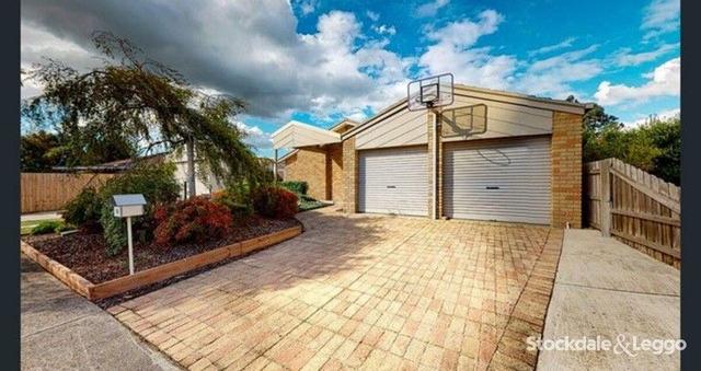 16 Swallow Grove, VIC 3844