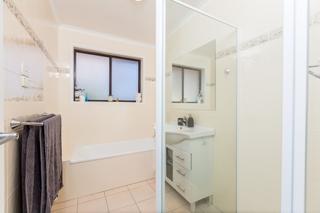 Bathroom (2016-11-23)