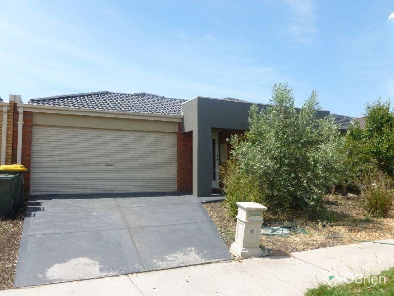 7 Parkway, Deer Park VIC 3023 Allhomes