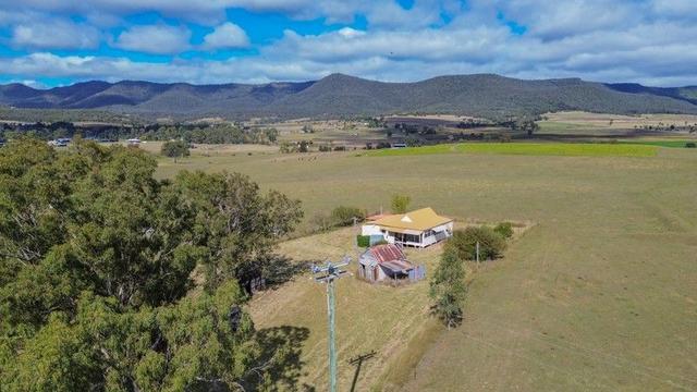 10443 Cunningham Highway, QLD 4370