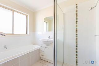 Bathroom (2015-09-14)