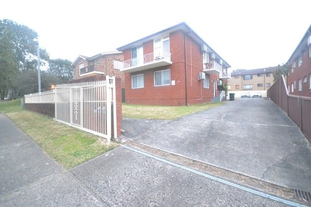 1/19 McKern St, NSW 2194