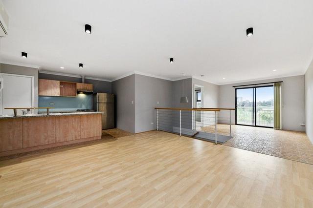 2/2 Hogarth Street, WA 6107
