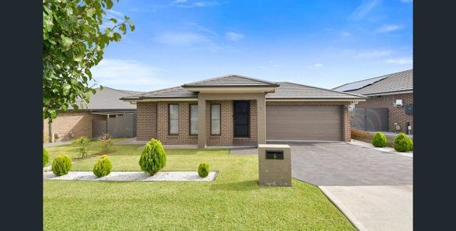 5 Holdsworth Street, NSW 2570