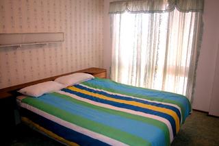 Bed 1 (2005-05-06)