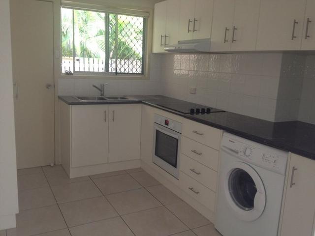 2/298 Ann Street, QLD 4650