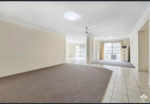 15 Parnassus Street, QLD 4109