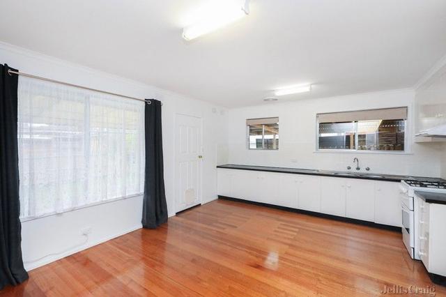 180 Casey Drive, VIC 3075