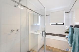 Main Bathroom (2018-01-17)