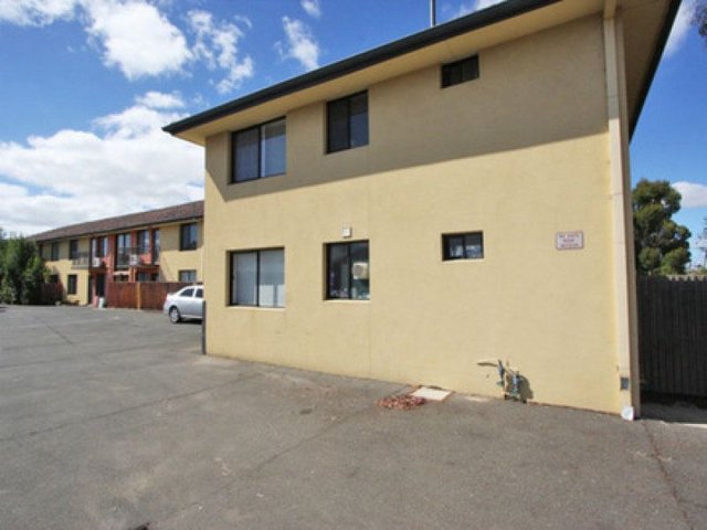 6/9 Churchill Avenue, VIC 3012