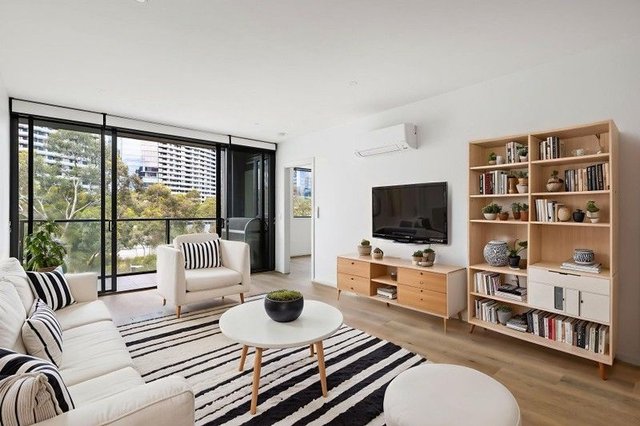 42/801 Bourke Street, VIC 3008