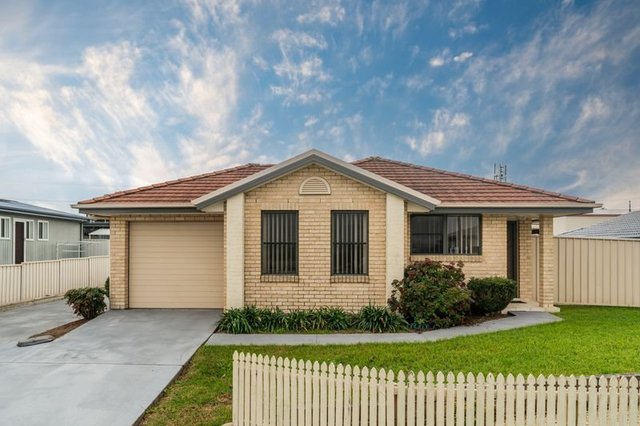 Unit 1/28 Middle Street, NSW 2335