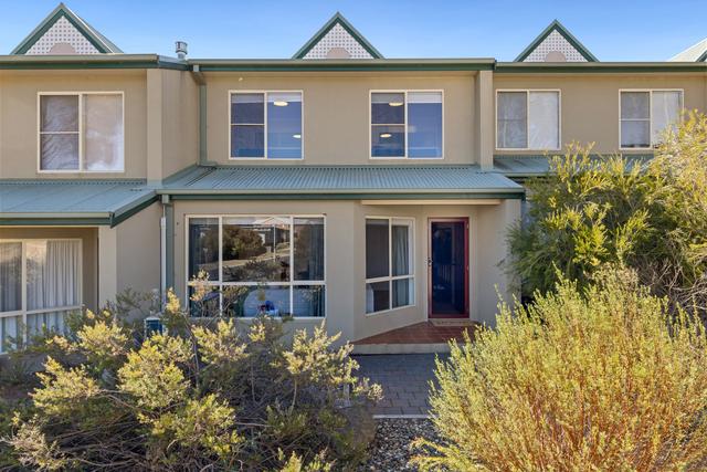 2/13 Reedys Cutting Road, NSW 2627