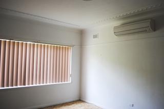 Lounge Room (2015-12-02)