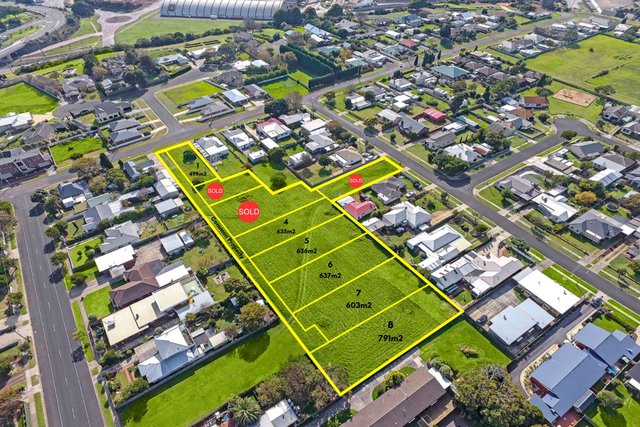 1, 4, 5, 6/49 Blue Wren Court, VIC 3305