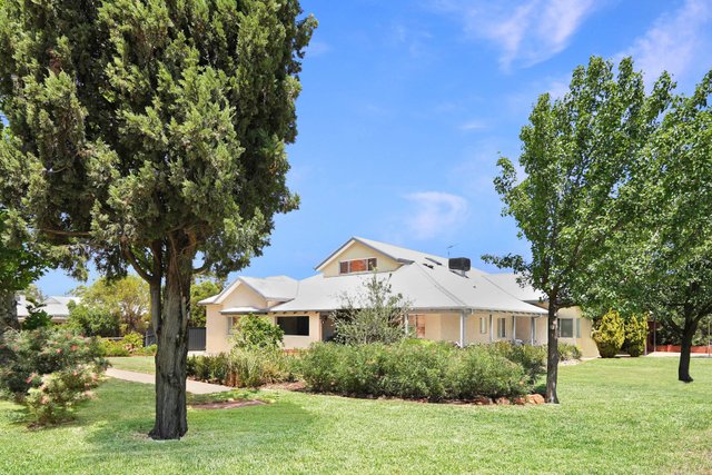 8 Animoo Avenue, NSW 2680