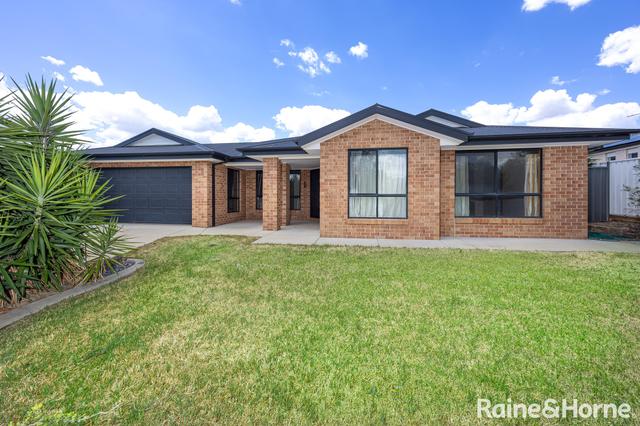 7 Brownlow Drive, NSW 2650
