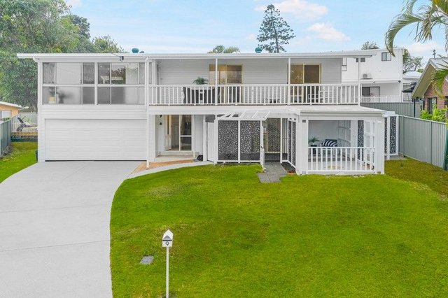 9 Beeka Street, QLD 4215