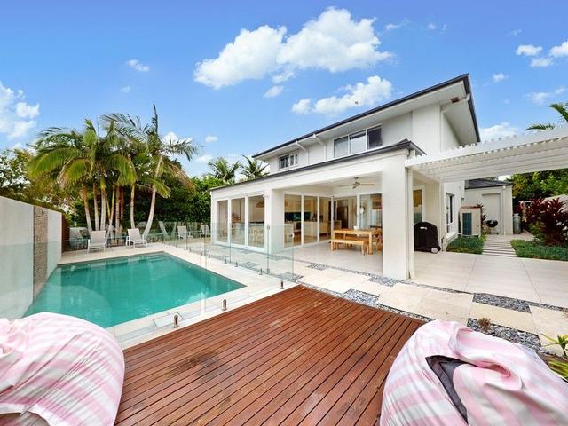 2 Paradis Road, QLD 4573