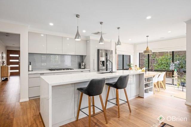 7 Peony Court, VIC 3805