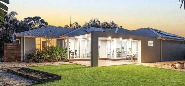 10 Seawind Road, QLD 4209