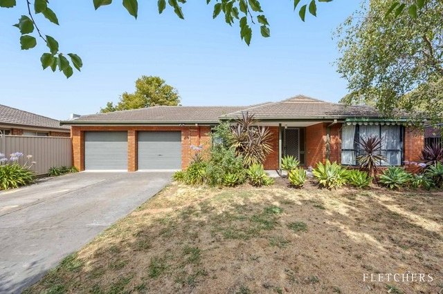 2 Brompton Pl, VIC 3350