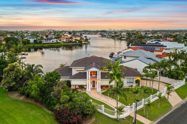 2 Martinique Way, QLD 4226