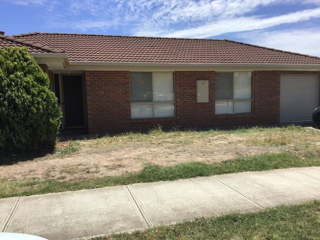 2/2 McNicol Close, VIC 3048