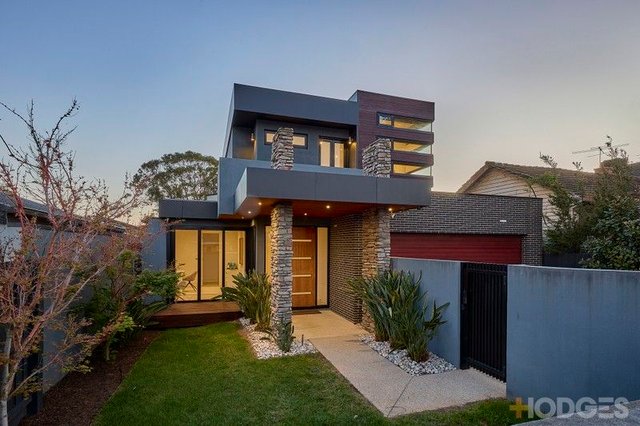 12 Red Bluff Street, VIC 3193