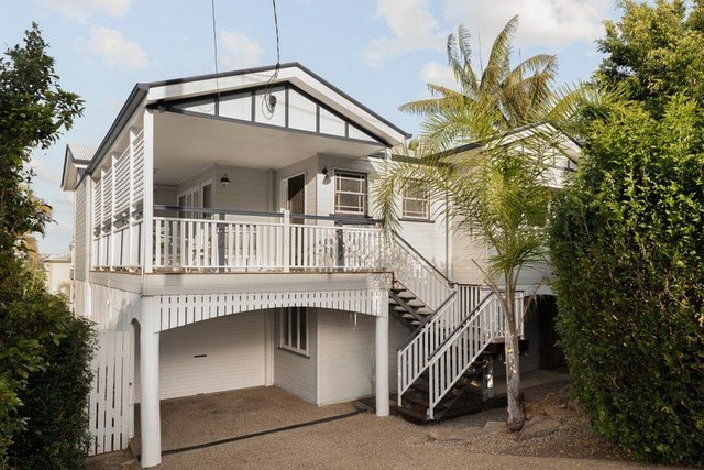 8 Hooker Street, QLD 4030