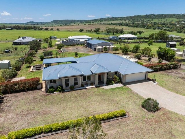 8 Massey Street, QLD 4400