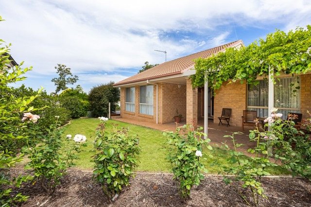 7 Amaroo Street, NSW 2650