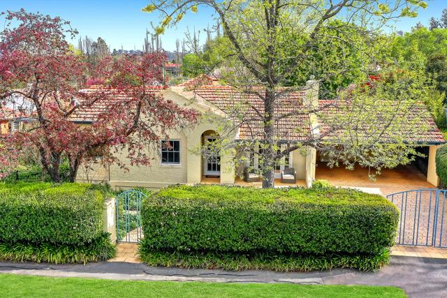 2 Hayes Crescent, ACT 2603