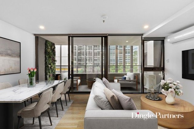 211/815 Bourke Street, VIC 3008