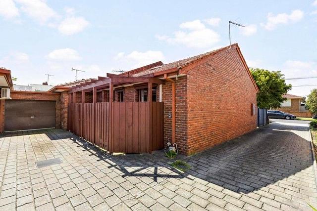 2/21 Queen Street, VIC 3058