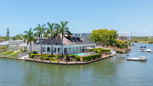 18 Grand Canal Way, QLD 4216