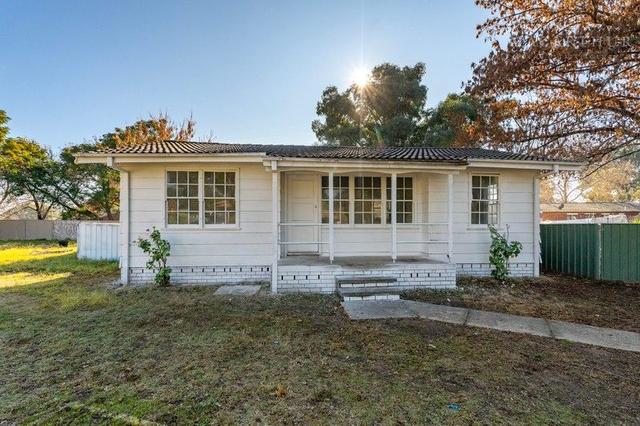 8 Kenny Place, NSW 2650