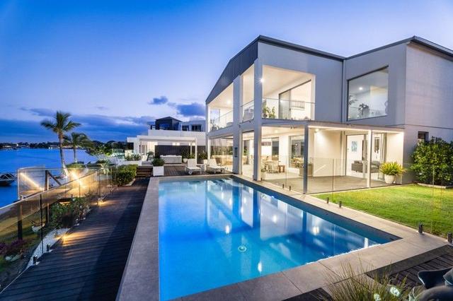 54 Fitzwilliam  Street, QLD 4211