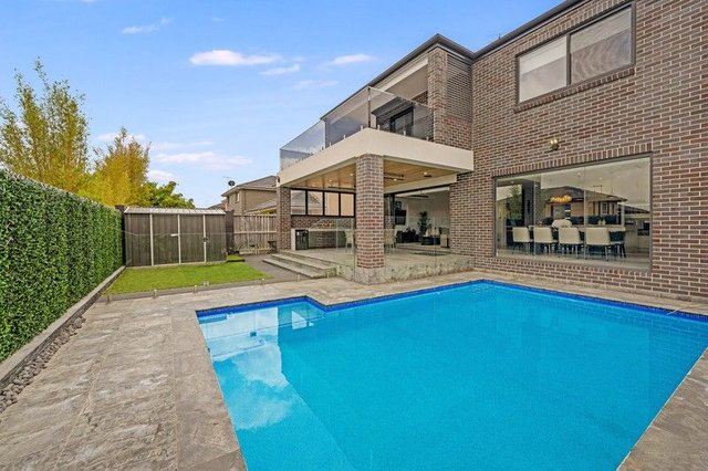 21 Rowe Drive, NSW 2143