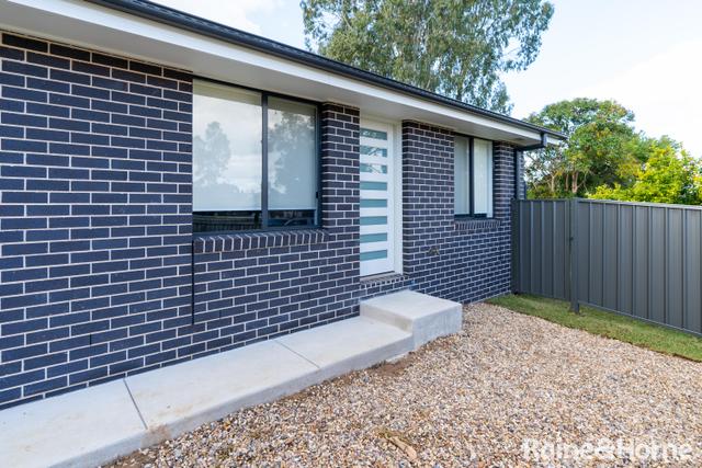 2/28 Ziegler Avenue, NSW 2650