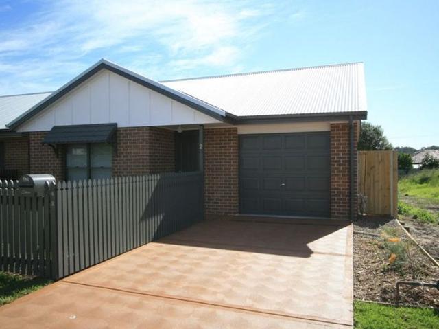 2/18 Middleton Drive, NSW 2323