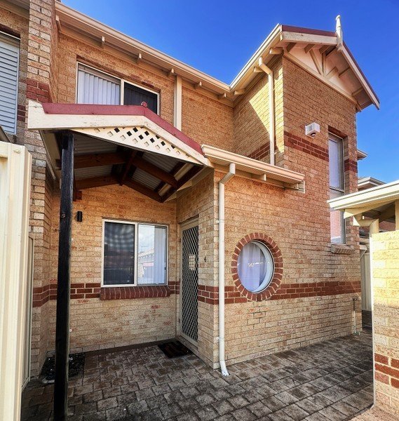 4/12 Hazel Avenue, WA 6018
