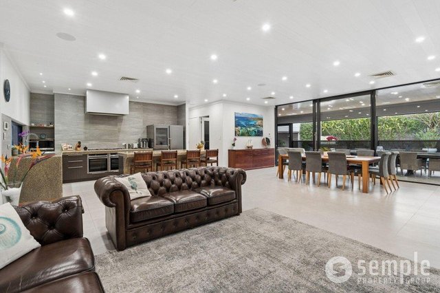 4 Blain Court, WA 6149