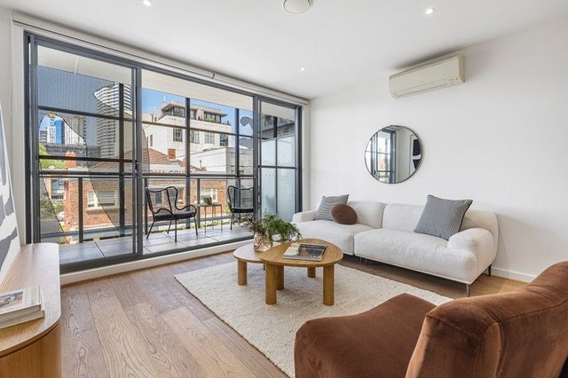 202/13 Wellington Street, VIC 3182